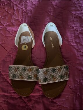 Andiamo Women’s White Slide Sandals with pineapples size 9